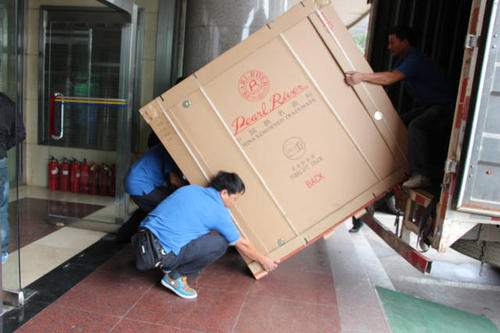 同仁钢琴贵重工艺品无忧运